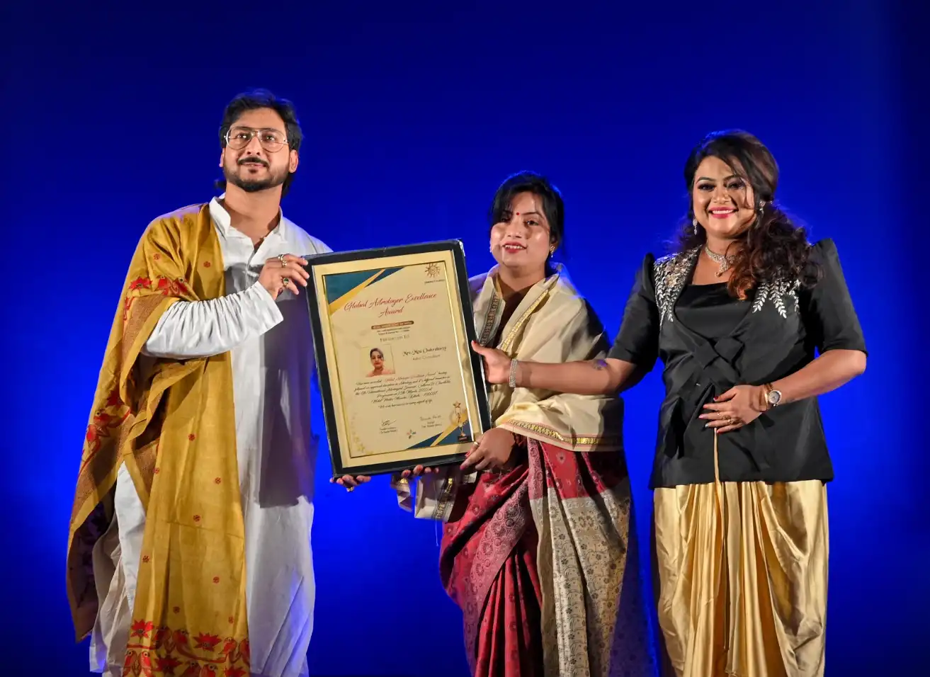 Students receiving astrology certification on stage at Nabatara Institute’s international astrological seminar in Kolkata