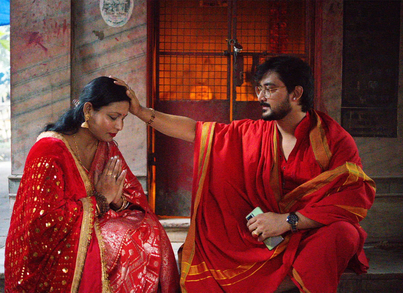 Sacred Maa Tara Puja and Havana ritual at Tarapith Mahasamshan performed by Nabatara with Gaurav Tribedi