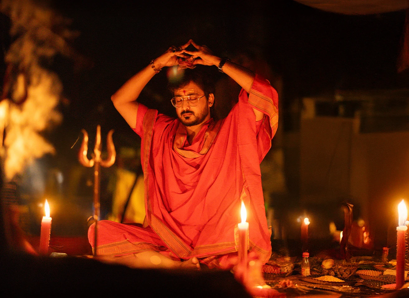 Devotees performing Shiva Tantra Sadhana and Havan at Nabatara Maha Shivratri Retreat under guidance of Gaurav Tribedi